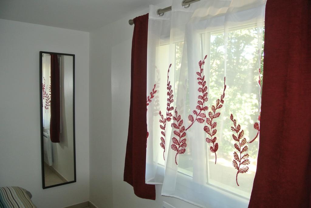 A L'Oree Du Bois Rillieux-la-Pape Kamer foto
